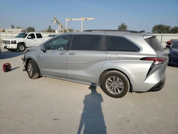 5TDJRKECXNS090898 2022 TOYOTA SIENNA - Image 2