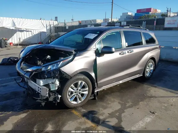5TDJRKECXNS097379 2022 TOYOTA SIENNA - Image 2