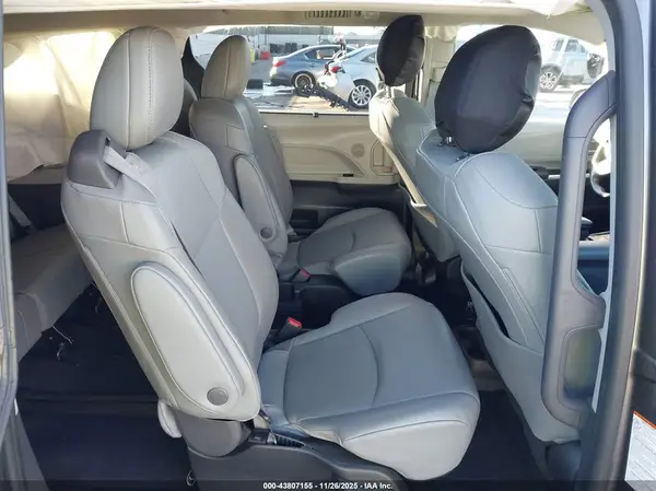 5TDJRKECXNS097379 2022 TOYOTA SIENNA - Image 8