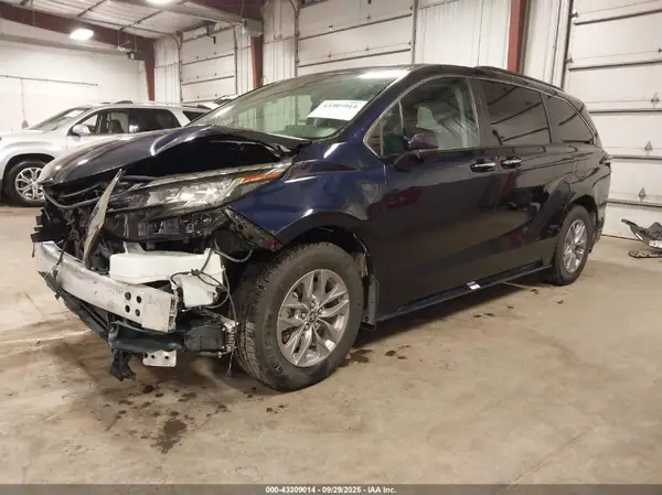 5TDJRKECXNS097608 2022 TOYOTA SIENNA - Image 2