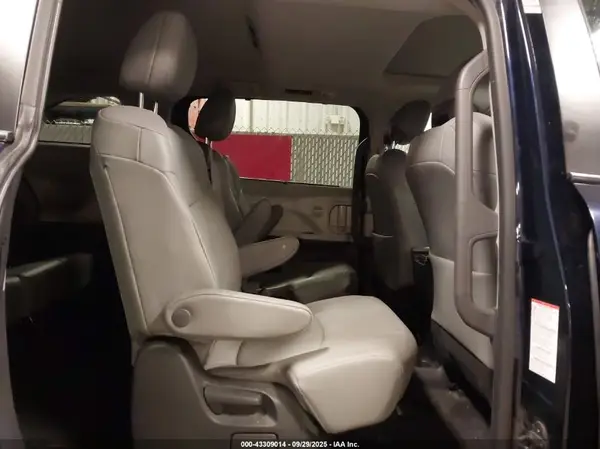 5TDJRKECXNS097608 2022 TOYOTA SIENNA - Image 8