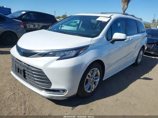 5TDJRKECXNS127433 2022 TOYOTA SIENNA - Image 2