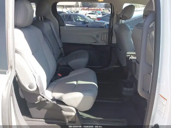 5TDJRKECXNS127433 2022 TOYOTA SIENNA - Image 8