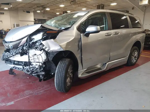 5TDJRKECXRS191543 2024 TOYOTA SIENNA - Image 2