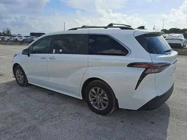 5TDJRKECXRS206882 2024 TOYOTA SIENNA - Image 2