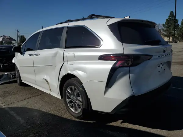 5TDJRKECXRS220572 2024 TOYOTA SIENNA - Image 2