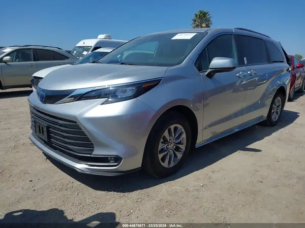 5TDJRKECXSS284438 2025 TOYOTA SIENNA - Image 2
