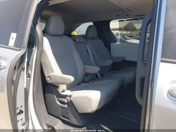 5TDJRKECXSS284438 2025 TOYOTA SIENNA - Image 8