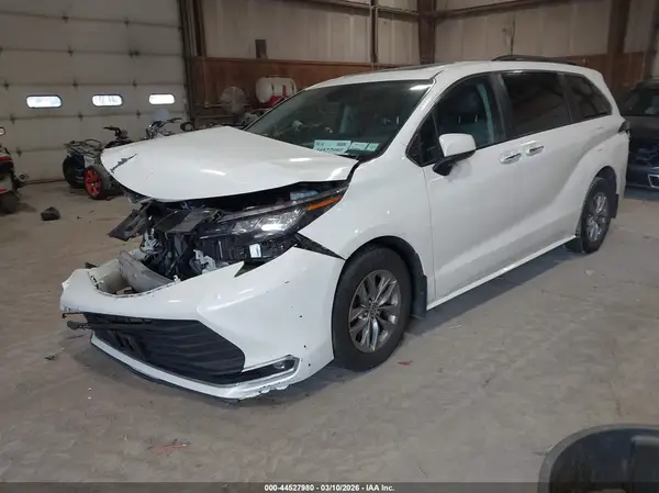 5TDJSKFC0MS017606 2021 TOYOTA SIENNA - Image 2