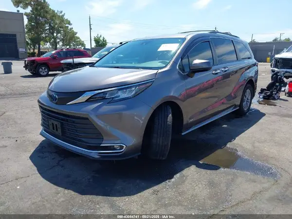5TDJSKFC0MS028170 2021 TOYOTA SIENNA - Image 2