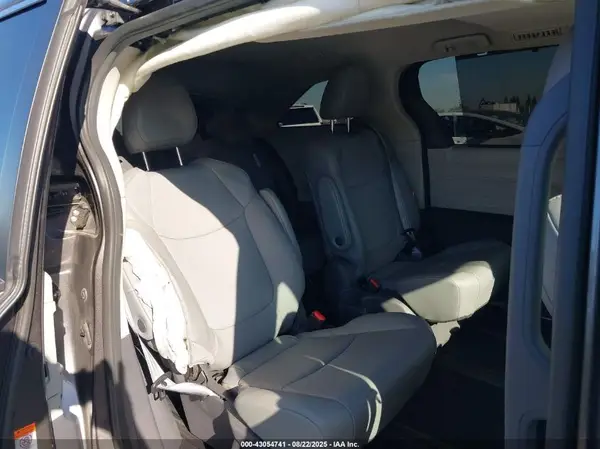 5TDJSKFC0MS028170 2021 TOYOTA SIENNA - Image 8