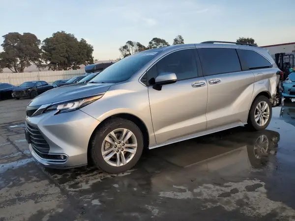 5TDJSKFC0NS052387 2022 TOYOTA SIENNA - Image 1