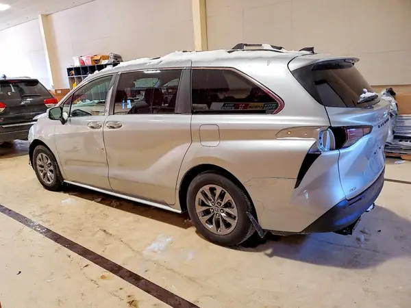 5TDJSKFC0PS083500 2023 TOYOTA SIENNA - Image 2