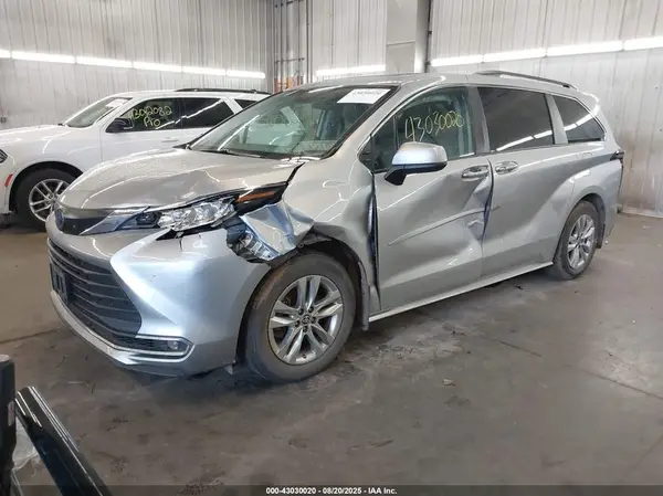 5TDJSKFC0PS093993 2023 TOYOTA SIENNA - Image 2
