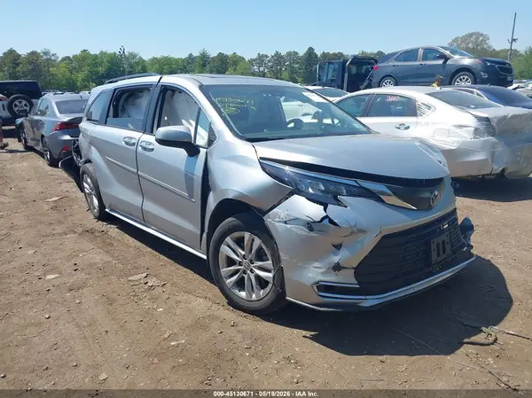 5TDJSKFC0RS135436 2024 TOYOTA SIENNA - Image 1