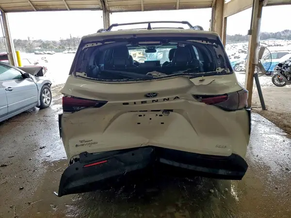 2025 TOYOTA SIENNA auction photo 6