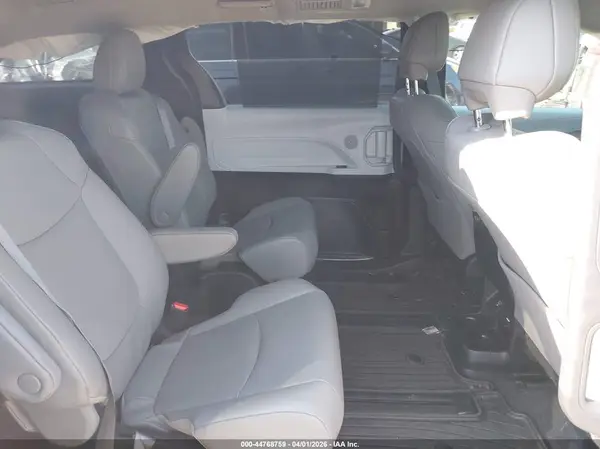 5TDJSKFC0SS193858 2025 TOYOTA SIENNA - Image 8