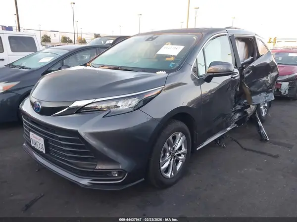 5TDJSKFC0SS200937 2025 TOYOTA SIENNA - Image 2