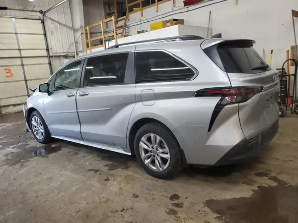 5TDJSKFC1PS102457 2023 TOYOTA SIENNA - Image 2