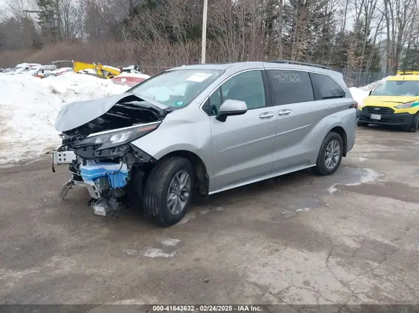 5TDJSKFC1SS170265 2025 TOYOTA SIENNA - Image 2