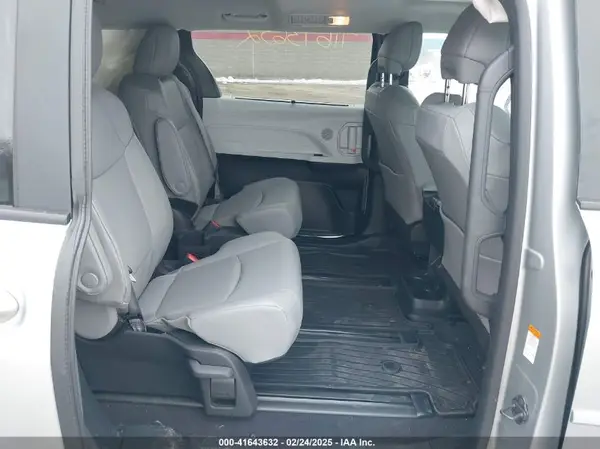 5TDJSKFC1SS170265 2025 TOYOTA SIENNA - Image 8