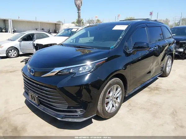 5TDJSKFC1SS200736 2025 TOYOTA SIENNA - Image 2
