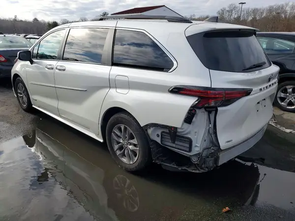5TDJSKFC2MS008390 2021 TOYOTA SIENNA - Image 2