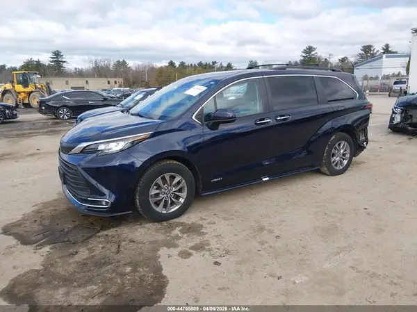 5TDJSKFC2MS008907 2021 TOYOTA SIENNA - Image 2