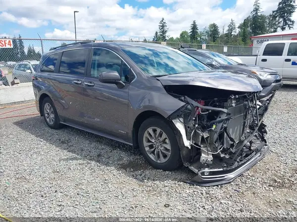 5TDJSKFC2MS015601 2021 TOYOTA SIENNA - Image 1