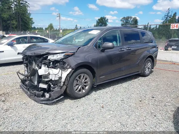 5TDJSKFC2MS015601 2021 TOYOTA SIENNA - Image 2