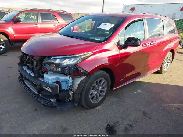 5TDJSKFC2MS026694 2021 TOYOTA SIENNA - Image 2