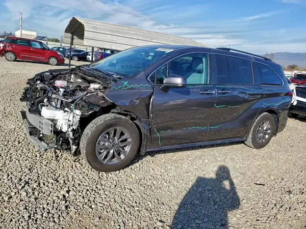 5TDJSKFC2PS102869 2023 TOYOTA SIENNA - Image 1