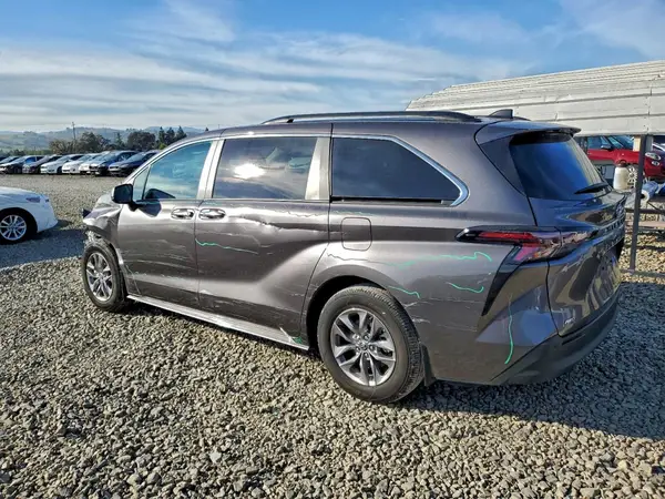 5TDJSKFC2PS102869 2023 TOYOTA SIENNA - Image 2