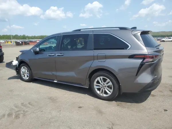 5TDJSKFC2RS120985 2024 TOYOTA SIENNA - Image 2