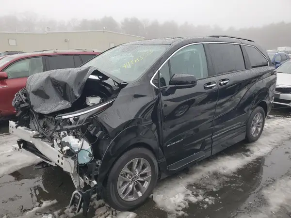 5TDJSKFC2RS131145 2024 TOYOTA SIENNA - Image 1