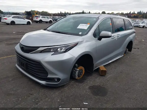 5TDJSKFC2SS168976 2025 TOYOTA SIENNA - Image 2