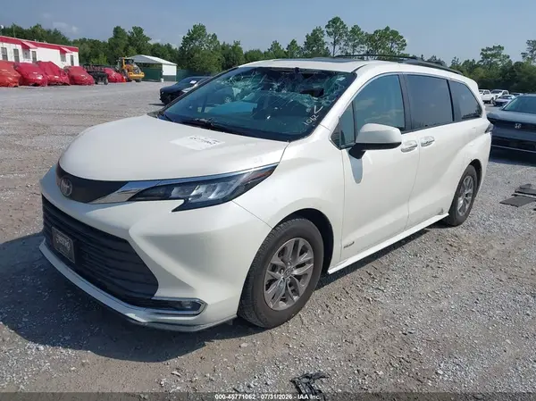 5TDJSKFC3MS012173 2021 TOYOTA SIENNA - Image 2