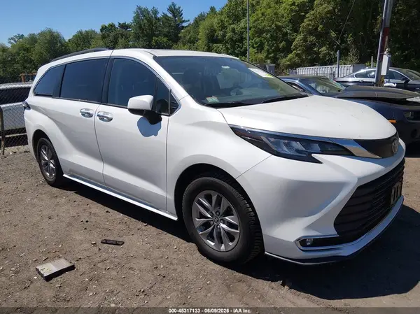 5TDJSKFC3NS065067 2022 TOYOTA SIENNA - Image 1