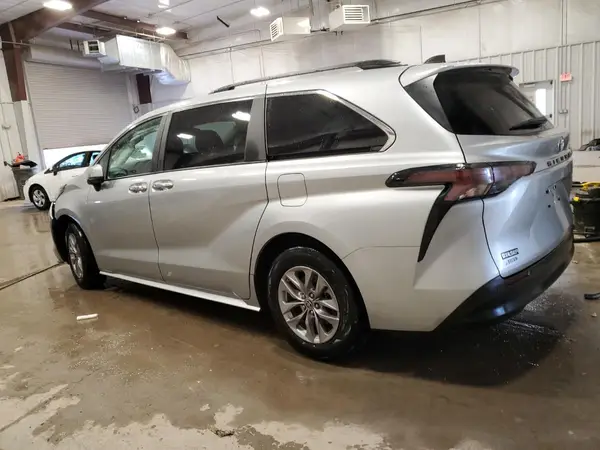 5TDJSKFC3PS093292 2023 TOYOTA SIENNA - Image 2