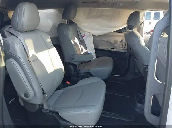 5TDJSKFC3PS103416 2023 TOYOTA SIENNA - Image 8