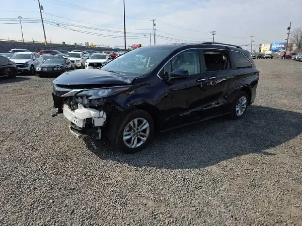 5TDJSKFC3RS129744 2024 TOYOTA SIENNA - Image 1