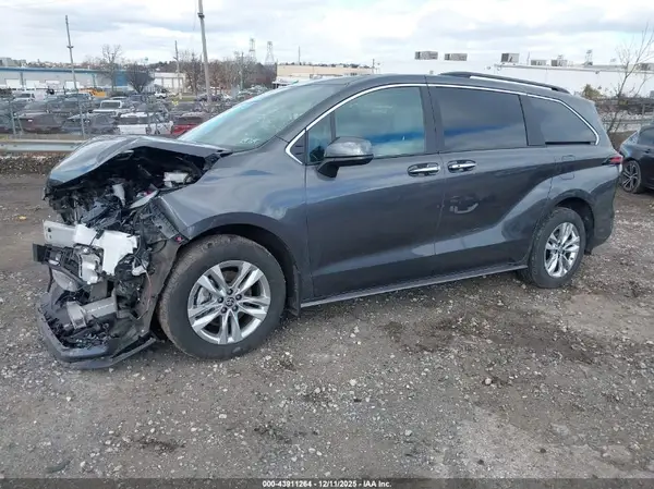 5TDJSKFC3SS164712 2025 TOYOTA SIENNA - Image 2