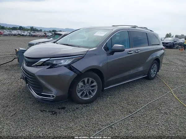 5TDJSKFC4PS107832 2023 TOYOTA SIENNA - Image 2