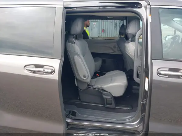 5TDJSKFC4PS107832 2023 TOYOTA SIENNA - Image 8