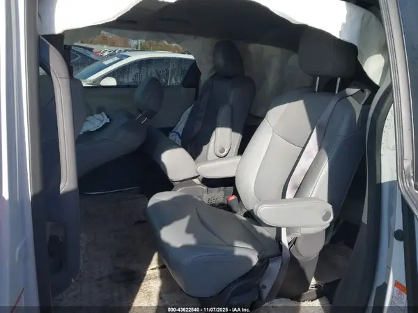 5TDJSKFC4RS108739 2024 TOYOTA SIENNA - Image 8