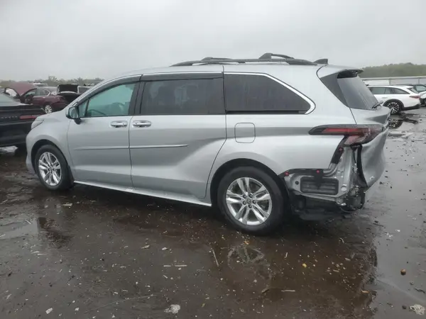 5TDJSKFC4RS109468 2024 TOYOTA SIENNA - Image 2