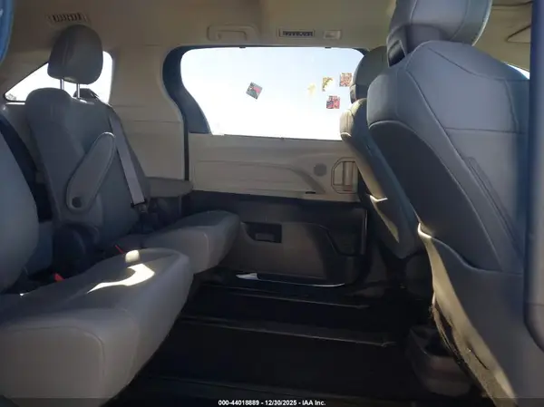 5TDJSKFC5MS009341 2021 TOYOTA SIENNA - Image 8