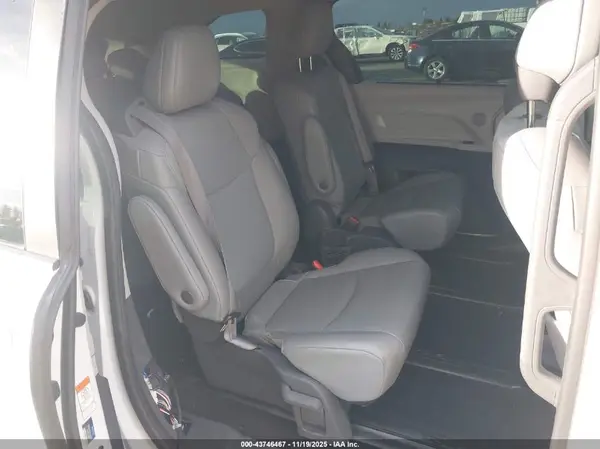 5TDJSKFC5MS016273 2021 TOYOTA SIENNA - Image 8