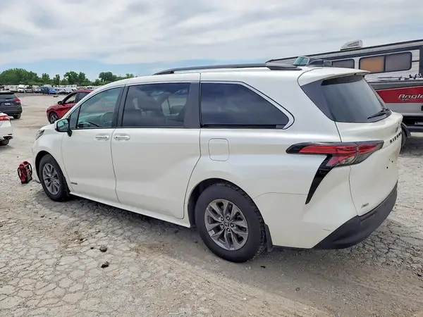 5TDJSKFC5MS026348 2021 TOYOTA SIENNA - Image 2