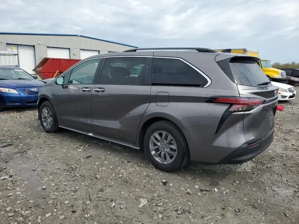 5TDJSKFC5NS062123 2022 TOYOTA SIENNA - Image 2